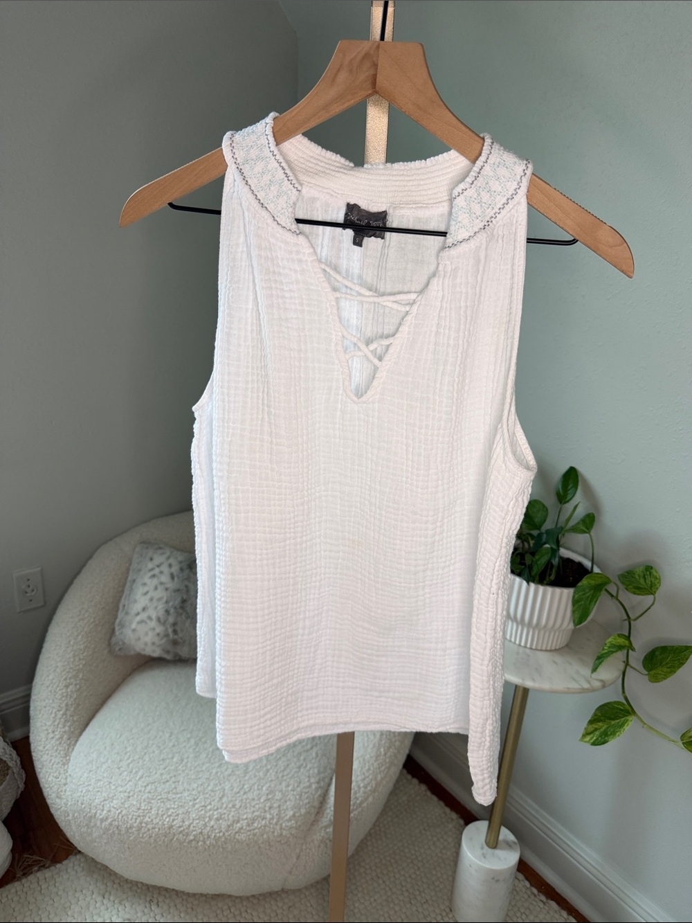 Michael Stars White Sleeveless gauze, cotton flowy shirt